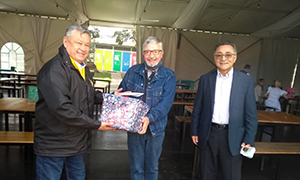 Entrega de regalos de Navidad 2021 y saludo